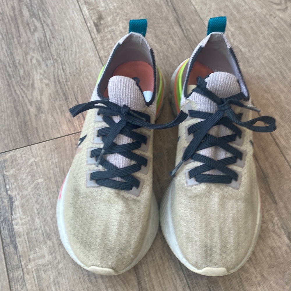 NIKE REACT SZ 8 WOMENS BEIGE W NEON COLORS GOOD COND